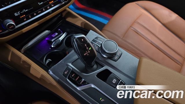 BMW 5-Series 520i Luxury