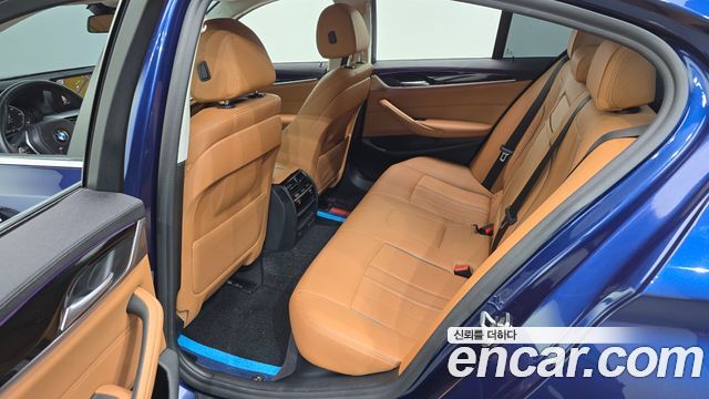 BMW 5-Series 520i Luxury
