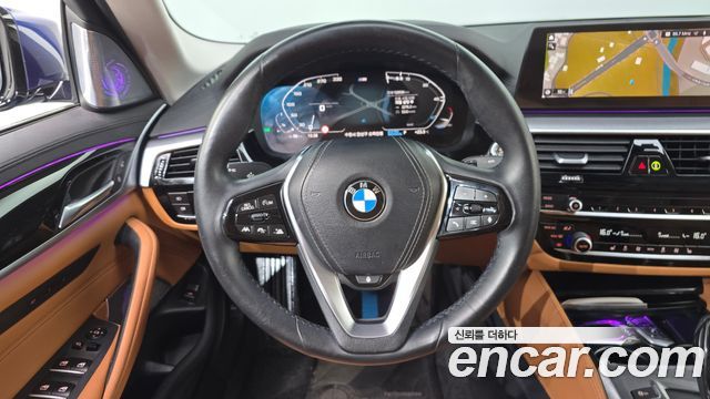BMW 5-Series 520i Luxury
