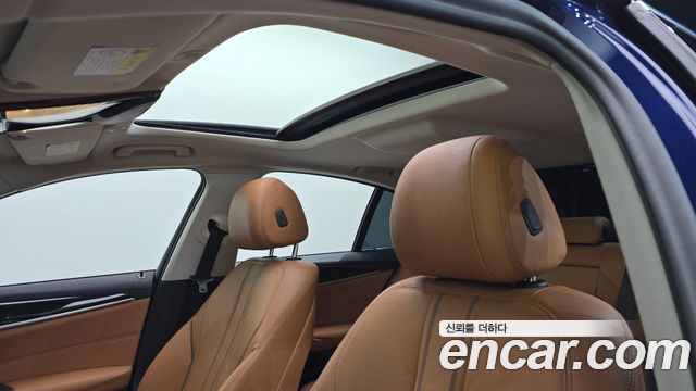BMW 5-Series 520i Luxury