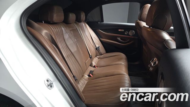 Mercedes-Benz E-Class E450 4MATIC Exclusive