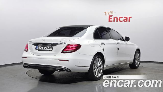 Mercedes-Benz E-Class E300 4MATIC Exclusive