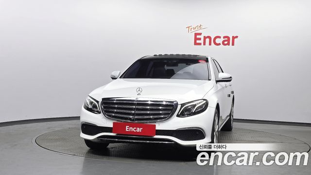 Mercedes-Benz E-Class E300 4MATIC Exclusive
