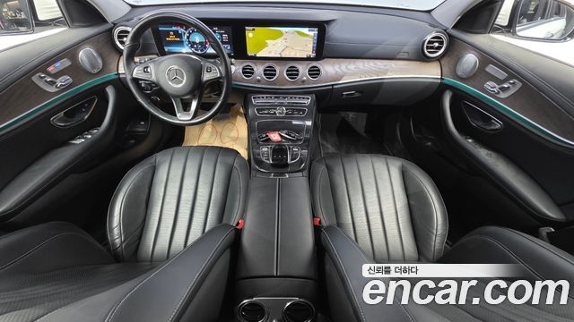 Mercedes-Benz E-Class E300 4MATIC Exclusive