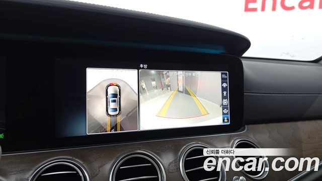 Mercedes-Benz E-Class E300 4MATIC Exclusive