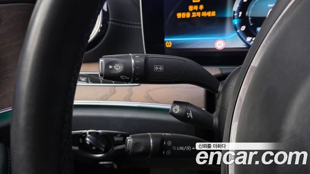 Mercedes-Benz E-Class E300 4MATIC Exclusive