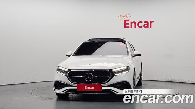 Mercedes-Benz E-Class E300 4MATIC AMG Line