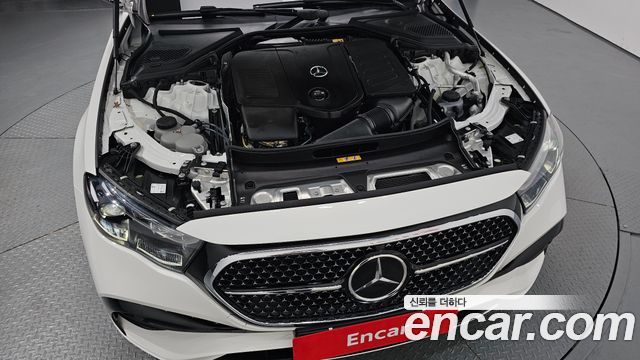 Mercedes-Benz E-Class E300 4MATIC AMG Line