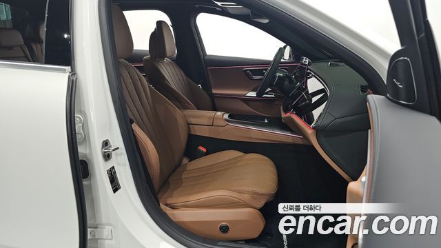 Mercedes-Benz E-Class E300 4MATIC AMG Line