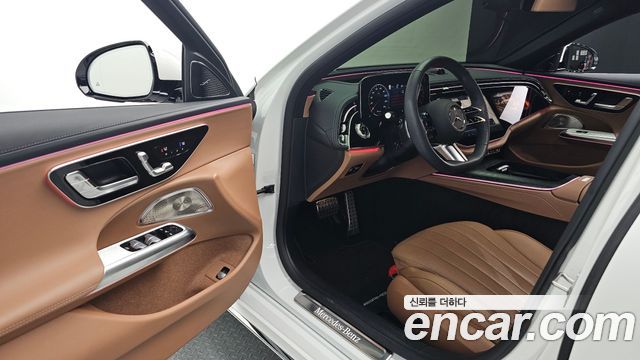 Mercedes-Benz E-Class E300 4MATIC AMG Line