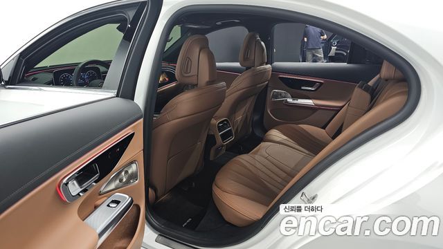 Mercedes-Benz E-Class E300 4MATIC AMG Line