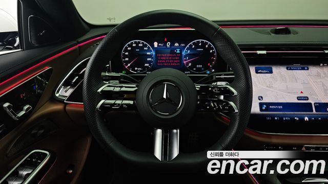 Mercedes-Benz E-Class E300 4MATIC AMG Line