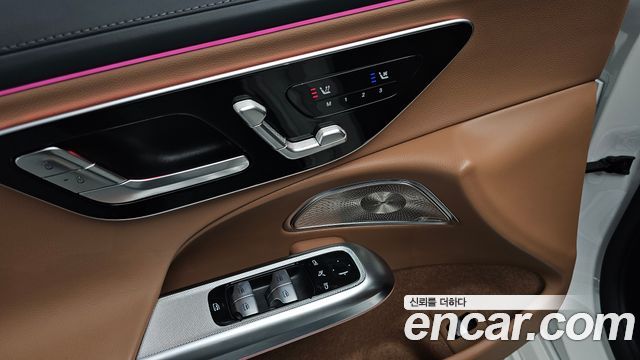Mercedes-Benz E-Class E300 4MATIC AMG Line