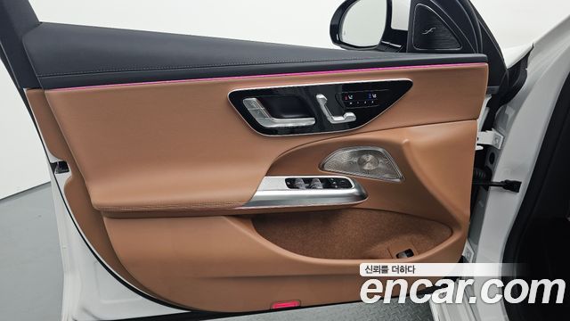 Mercedes-Benz E-Class E300 4MATIC AMG Line