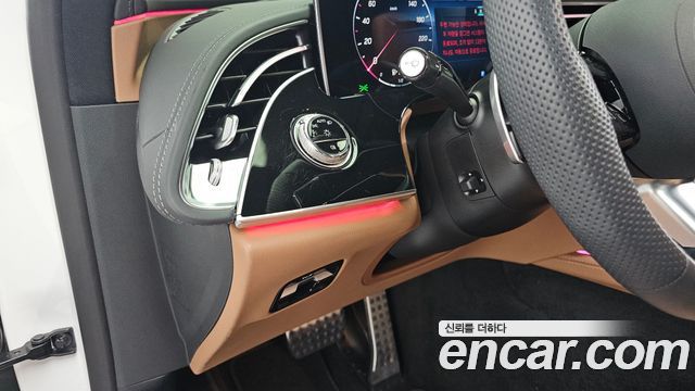 Mercedes-Benz E-Class E300 4MATIC AMG Line