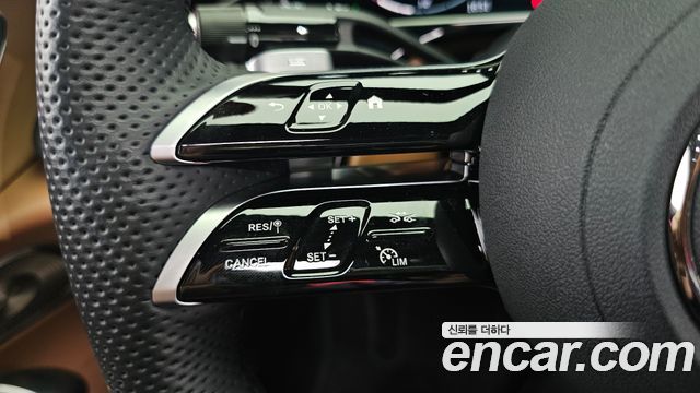 Mercedes-Benz E-Class E300 4MATIC AMG Line