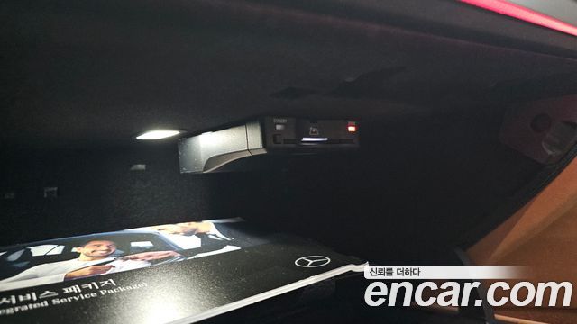 Mercedes-Benz E-Class E300 4MATIC AMG Line
