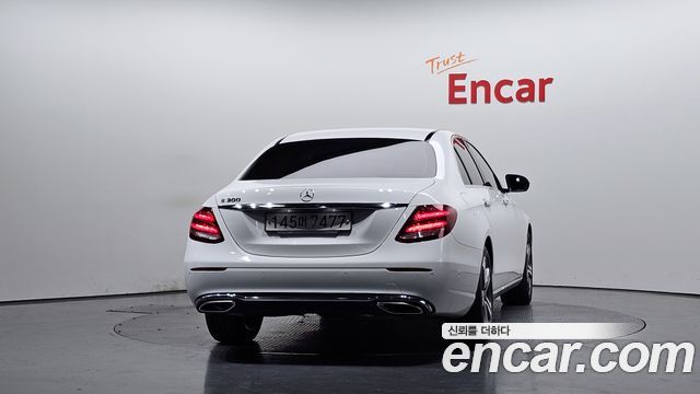 Mercedes-Benz E-Class E300 Avantgarde