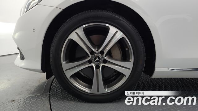 Mercedes-Benz E-Class E300 Avantgarde