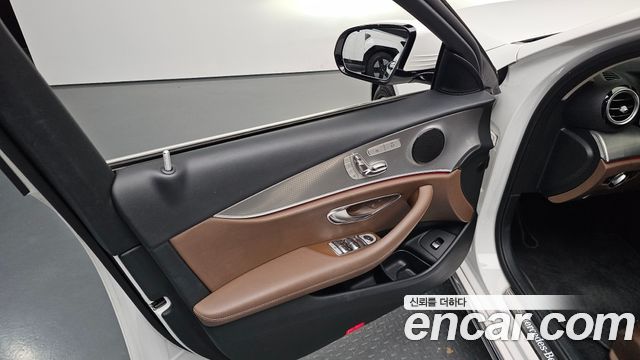 Mercedes-Benz E-Class E300 Avantgarde