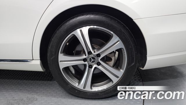 Mercedes-Benz E-Class E300 Avantgarde