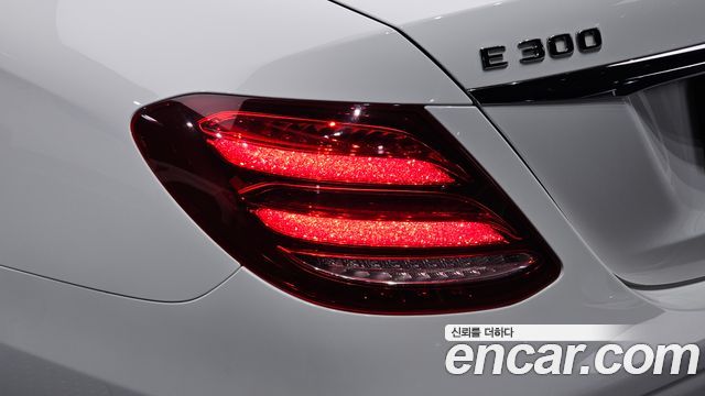 Mercedes-Benz E-Class E300 Avantgarde
