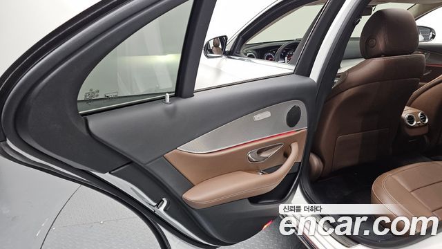 Mercedes-Benz E-Class E300 Avantgarde