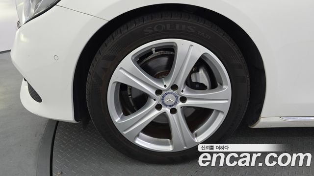 Mercedes-Benz E-Class E220d Avantgarde