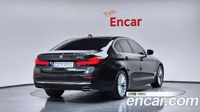 BMW 5-Series 520i Luxury