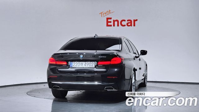 BMW 5-Series 520i Luxury