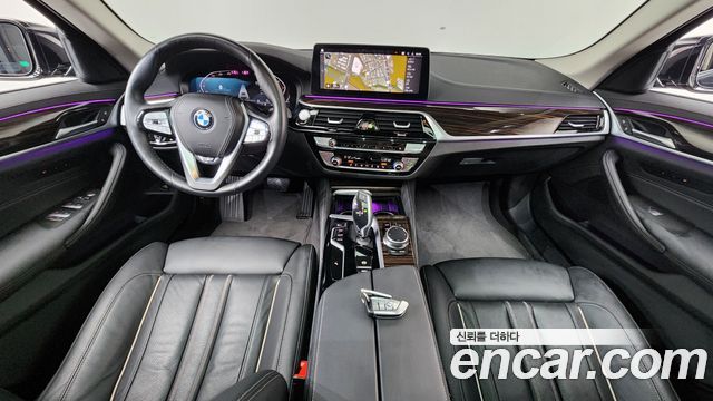 BMW 5-Series 520i Luxury