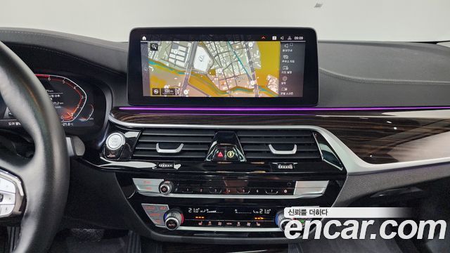 BMW 5-Series 520i Luxury