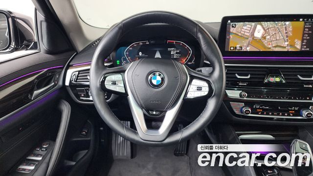BMW 5-Series 520i Luxury