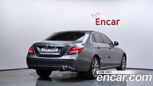 Mercedes-Benz E-Class E300 4MATIC Avnatgarde