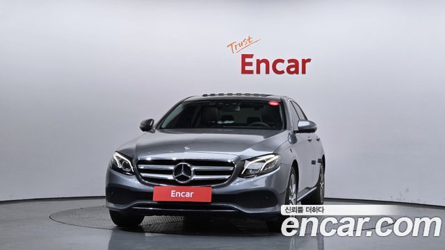 Mercedes-Benz E-Class E300 4MATIC Avnatgarde