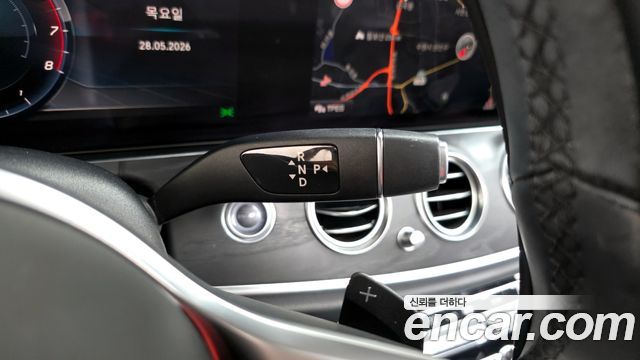 Mercedes-Benz E-Class E300 4MATIC Avnatgarde