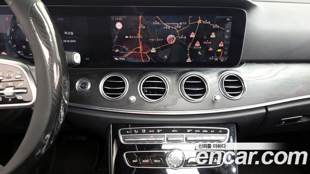 Mercedes-Benz E-Class E300 4MATIC Avnatgarde