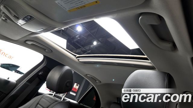 Mercedes-Benz E-Class E300 4MATIC Avnatgarde