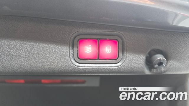 Mercedes-Benz E-Class E300 4MATIC Avnatgarde