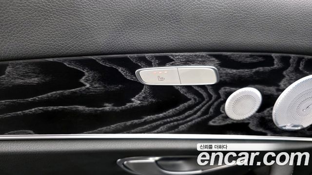 Mercedes-Benz E-Class E300 4MATIC Avnatgarde