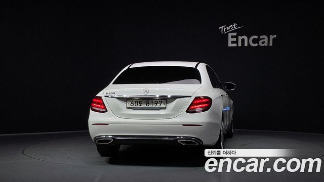 Mercedes-Benz E-Class E200 Avantgarde