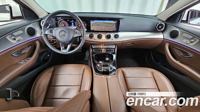 Mercedes-Benz E-Class E200 Avantgarde