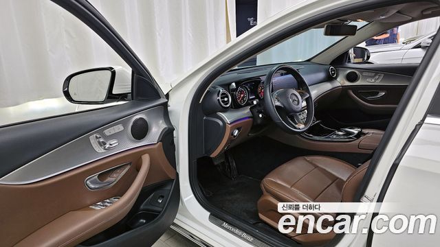 Mercedes-Benz E-Class E200 Avantgarde