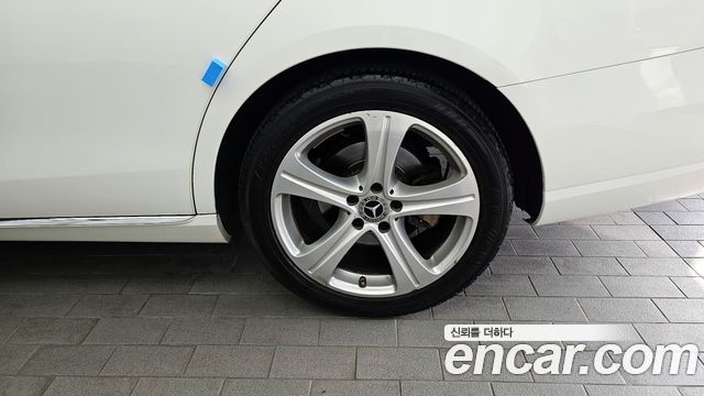 Mercedes-Benz E-Class E200 Avantgarde