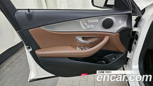 Mercedes-Benz E-Class E200 Avantgarde