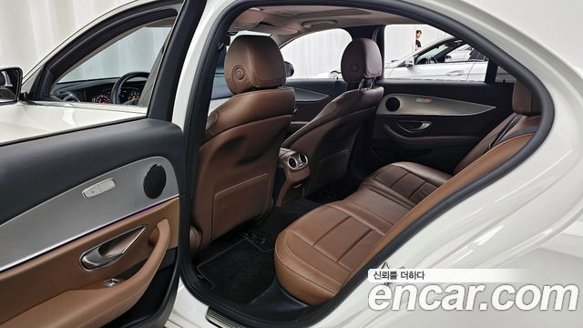 Mercedes-Benz E-Class E200 Avantgarde