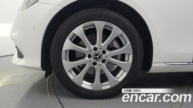 Mercedes-Benz E-Class E220d Exclusive