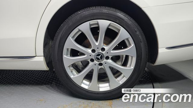 Mercedes-Benz E-Class E220d Exclusive