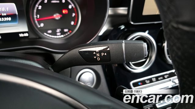 Mercedes-Benz GLC-Class GLC300 4MATIC AMG Line