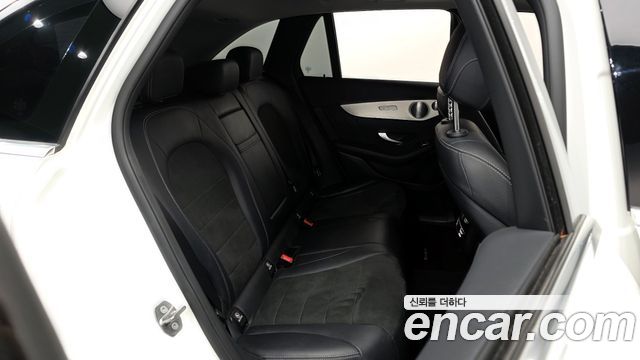 Mercedes-Benz GLC-Class GLC300 4MATIC AMG Line